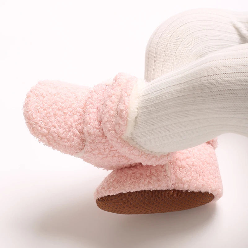Warm Wiggles Boots 🧣👣