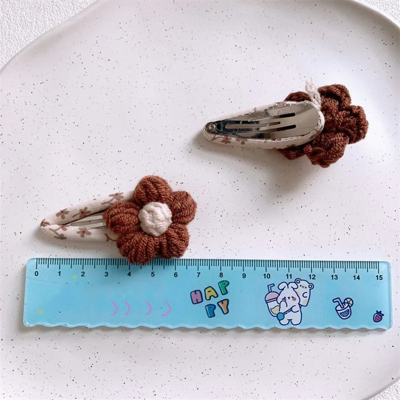 WarmKnit Flower Clips