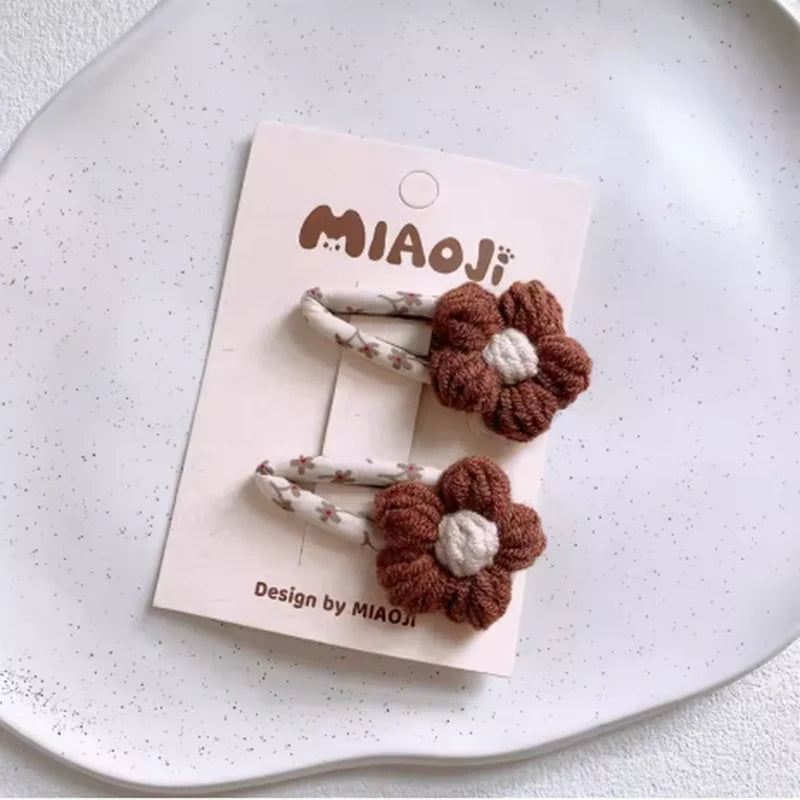 WarmKnit Flower Clips