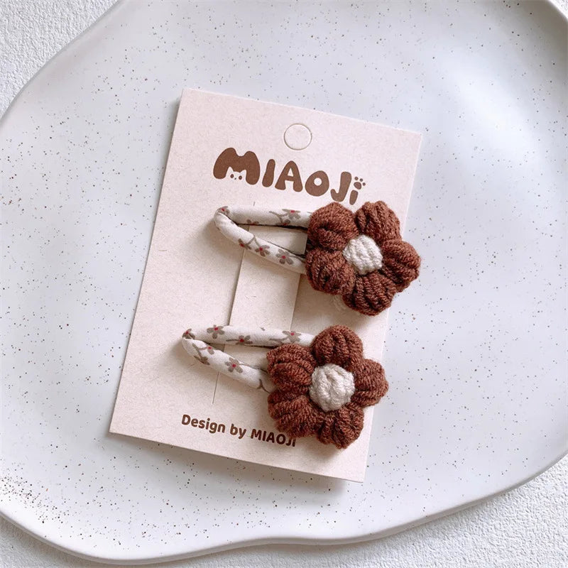 WarmKnit Flower Clips